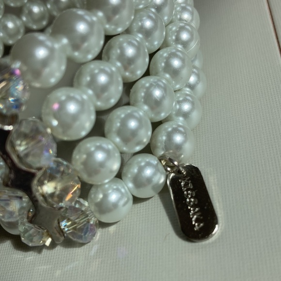 Kissaka gorgeous Pearl and crystal stretch cuff bracelet   Perfect - Picture 5 of 8